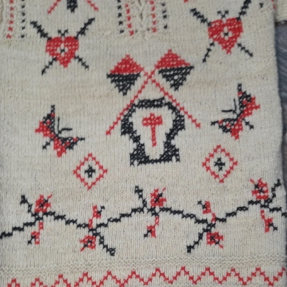 Camisola Poveira – Vintage Portuguese Fisherman Wool Sweater, Handmade - Picture 4 of 16